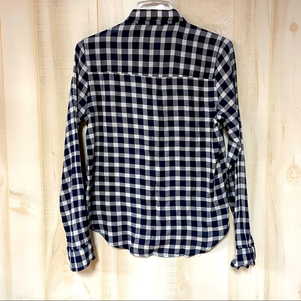 NWT Hollister Blue and White Check Plaid Button Down Shirt Sz M - Picture 2 of 5